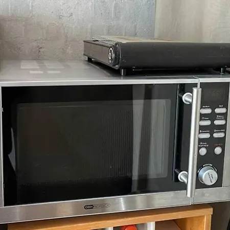 Skonne Vaerelser Med Adgang Til Pejsestue Og Have Apartment *